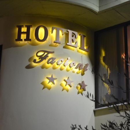 Hotel Facioni Pomezia Buitenkant foto