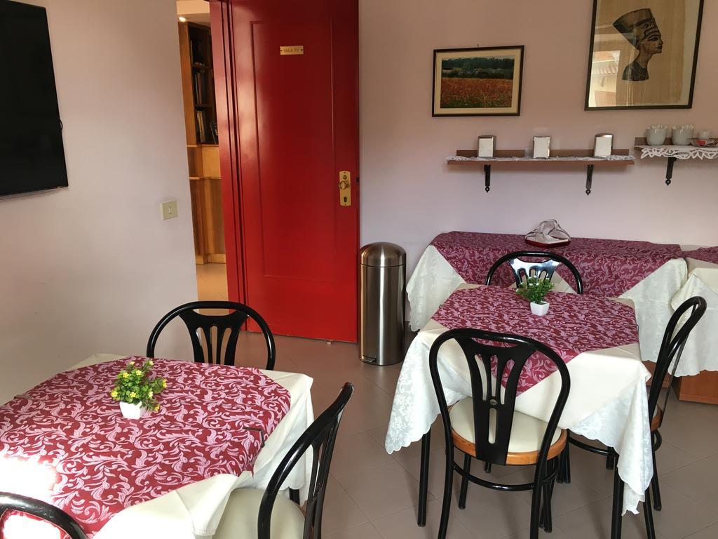 Hotel Facioni Pomezia Buitenkant foto