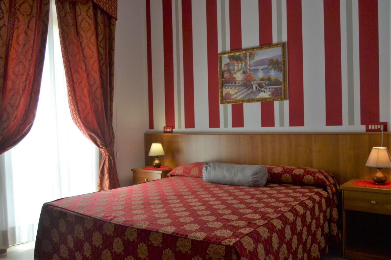 Hotel Facioni Pomezia Buitenkant foto