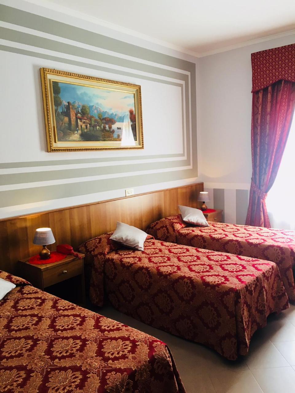 Hotel Facioni Pomezia Buitenkant foto